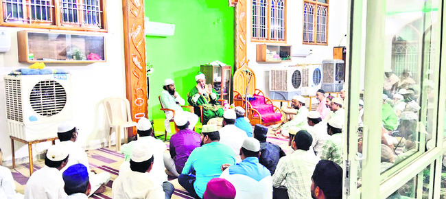 భక్తిశ్రద్ధలతో షబ్‌–యే–బరాత్‌ 2