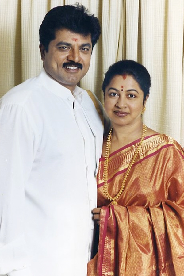 Actor Sarath Kumar-Radhika wedding day.. Daughter cute post Photos2