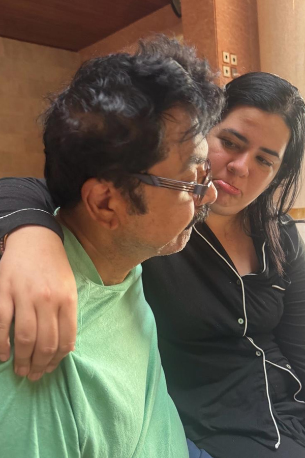 Actor Sarath Kumar-Radhika wedding day.. Daughter cute post Photos11