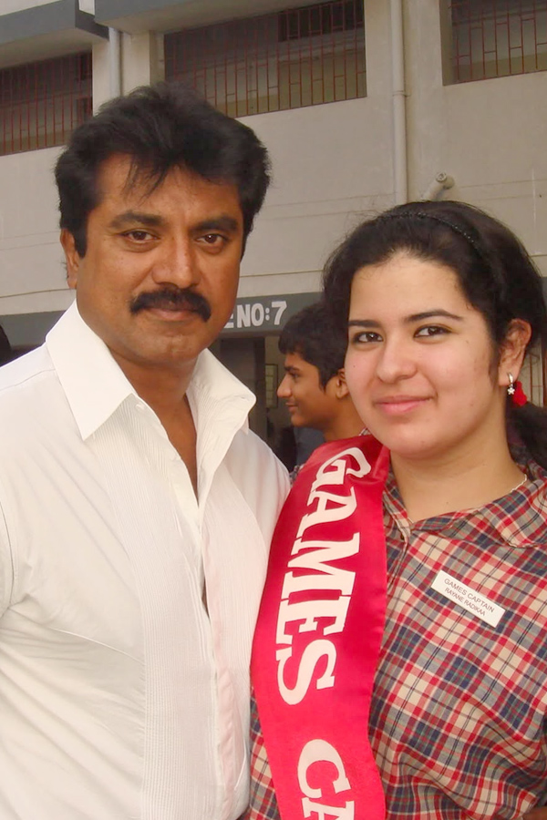 Actor Sarath Kumar-Radhika wedding day.. Daughter cute post Photos3