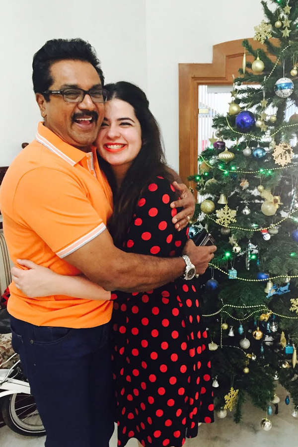 Actor Sarath Kumar-Radhika wedding day.. Daughter cute post Photos7