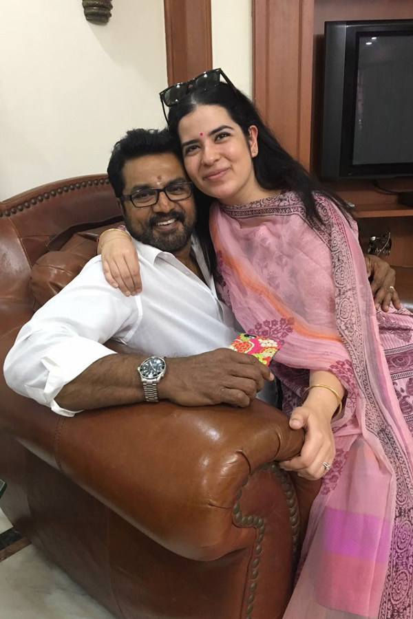 Actor Sarath Kumar-Radhika wedding day.. Daughter cute post Photos8