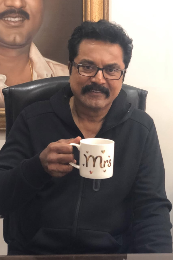 Actor Sarath Kumar-Radhika wedding day.. Daughter cute post Photos9