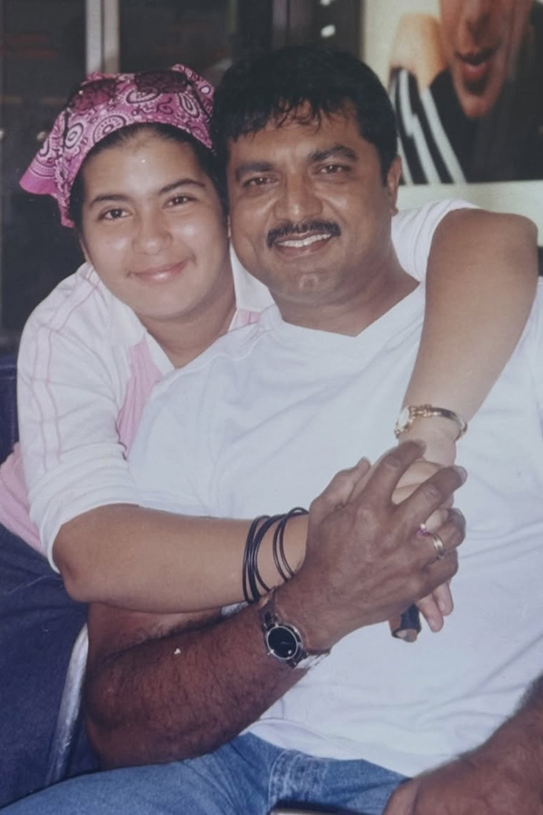 Actor Sarath Kumar-Radhika wedding day.. Daughter cute post Photos10