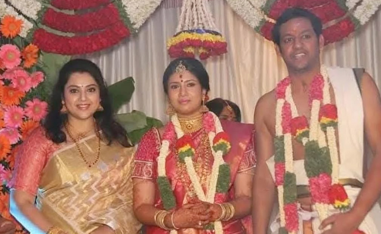 Actress Sanghavi 10th wedding Anniversary PHotos2