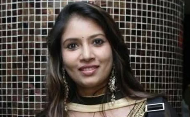 Actress Sanghavi 10th wedding Anniversary PHotos4