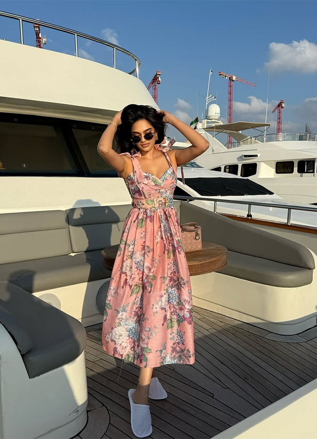 Allu Sirish Bachelor Party unseen Moments Viral Photos14