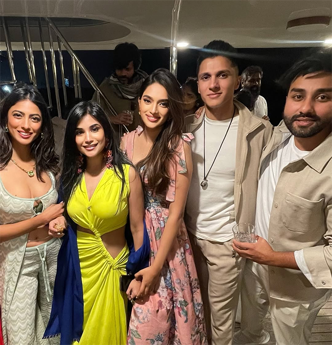 Allu Sirish Bachelor Party unseen Moments Viral Photos18