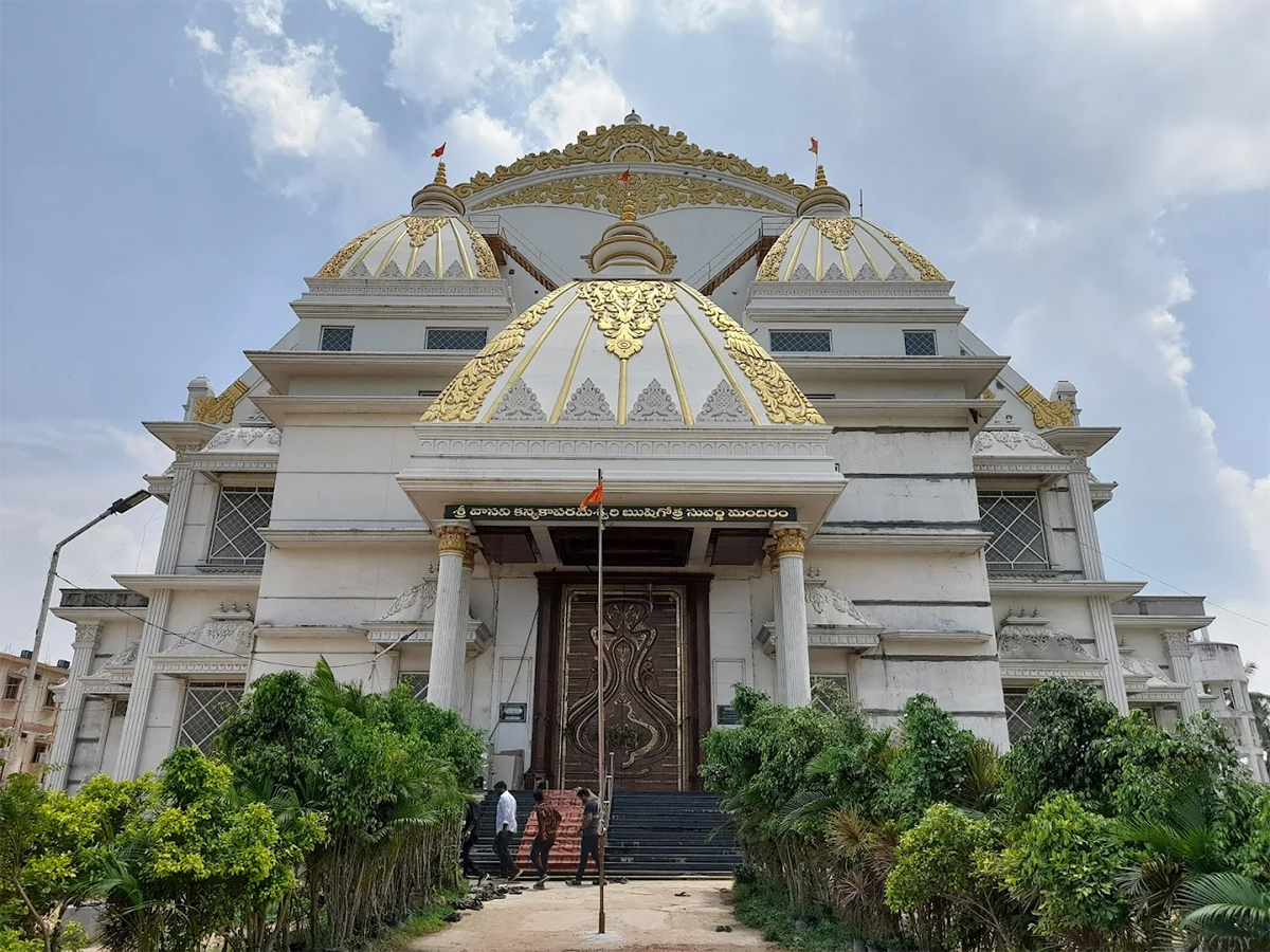 Sri Vasavi kanyaka parameswari temple Penugonda5