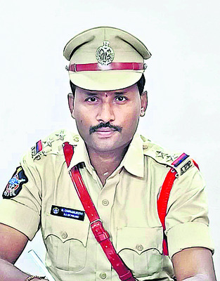 హైవే.. తనిఖీలకు నో వే..! 4