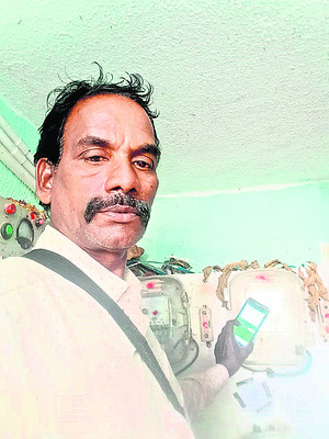 ● జోరుగా స్మార్ట్‌ మీటర్ల ఏర్పాటు ● ప్రశ్నార్థకంగా విద్4