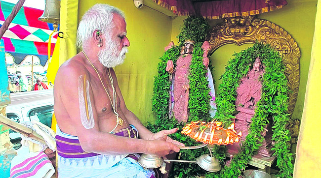 పార్వేట ఉత్సవం.. ‘సర్వా’ శోభితం1