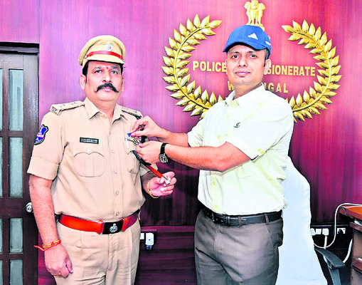 డీసీపీకి ఉత్కృష్ట్ట పతకం1