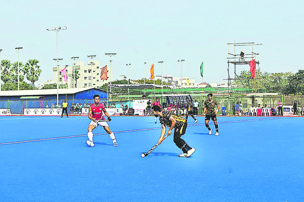 అట్టహాసంగా హాకీ పోటీలు ప్రారంభం 1