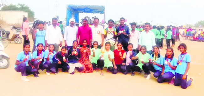 జిల్లాస్థాయి పోటీలకు ఎంపిక1