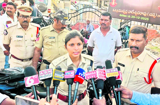 నైపుణ్యాలతోనే ఉద్యోగాలు 1