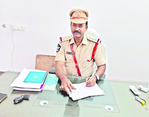 రూరల్‌ సీఐగా శేషగిరిరావు 1