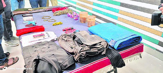 మావోయిస్టు లొంగుబాటు1