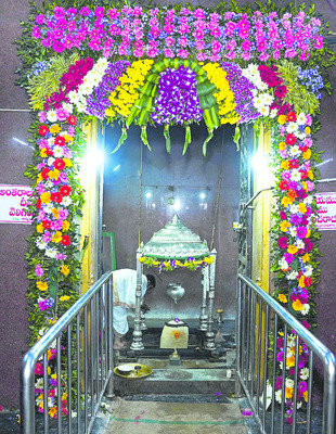 పాదగయ పిలుస్తోంది1