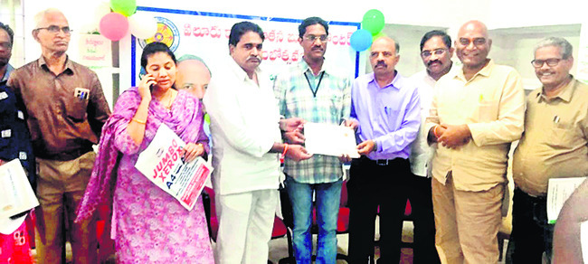 సబ్‌ రిజిస్ట్రార్‌ కార్యాలయం తనిఖీ 1