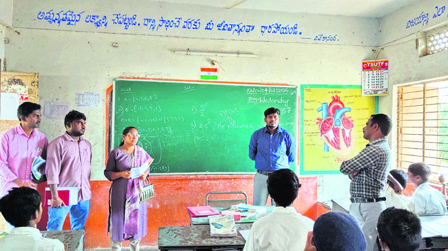 గిరిజన విద్యార్థులను తీర్చిదిద్దడమే లక్ష్యం 
2