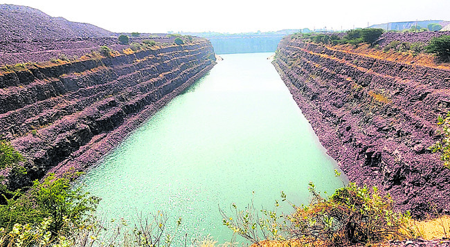 చీకటి ఒప్పందం.. ‘సీమ’కు శాపం3