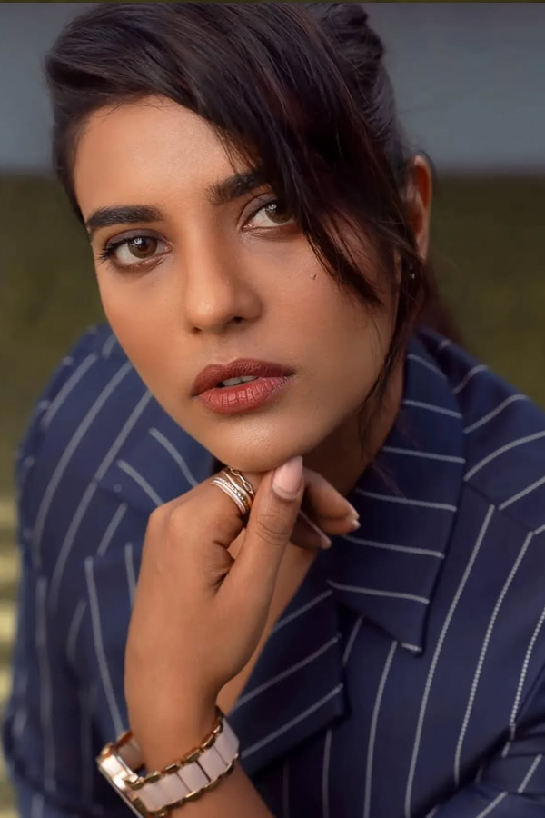 Actress Aishwarya Rajesh Beautiful Photos6