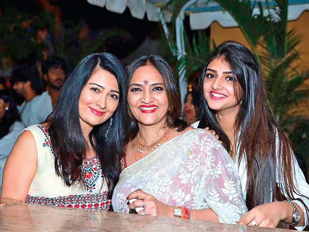 Actress Sreeleela wishing Her mother with cutest pics on Her Birthday PHotos17