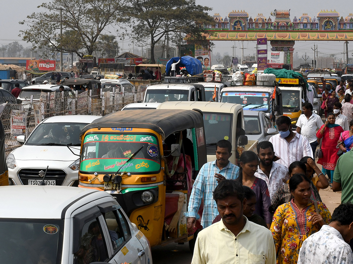 Devotional : Medaram Sammakka Sarakka Jatara 2026 HD Photos14