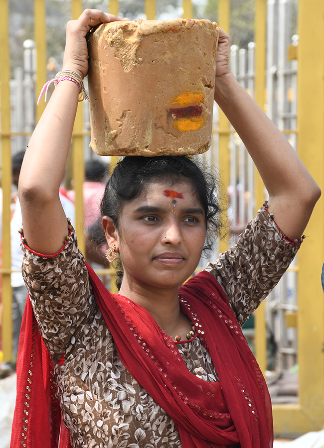 Devotional : Medaram Sammakka Sarakka Jatara 2026 HD Photos19