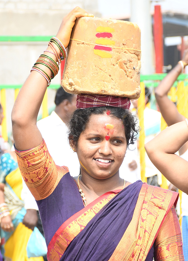 Devotional : Medaram Sammakka Sarakka Jatara 2026 HD Photos20