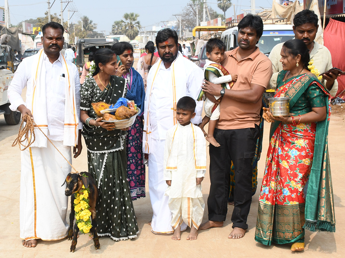 Devotional : Medaram Sammakka Sarakka Jatara 2026 HD Photos3