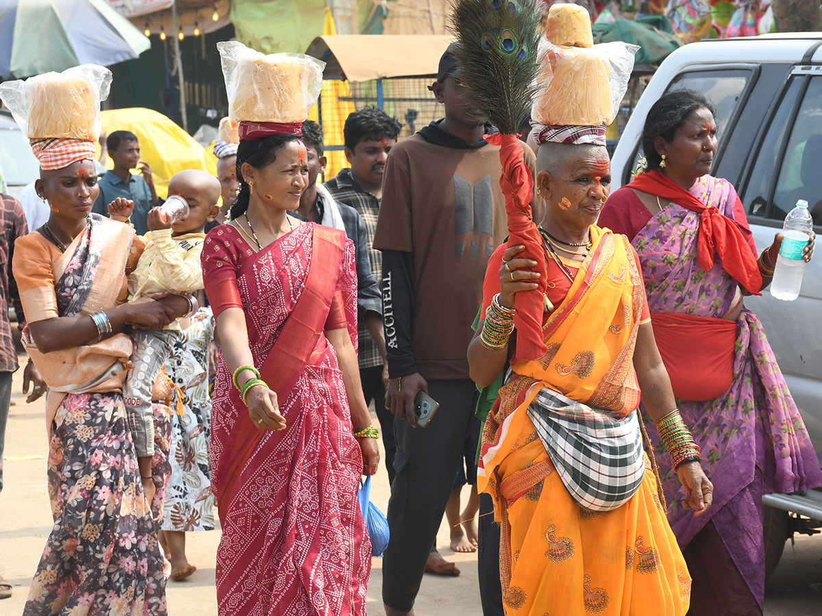 Devotional : Medaram Sammakka Sarakka Jatara 2026 HD Photos4