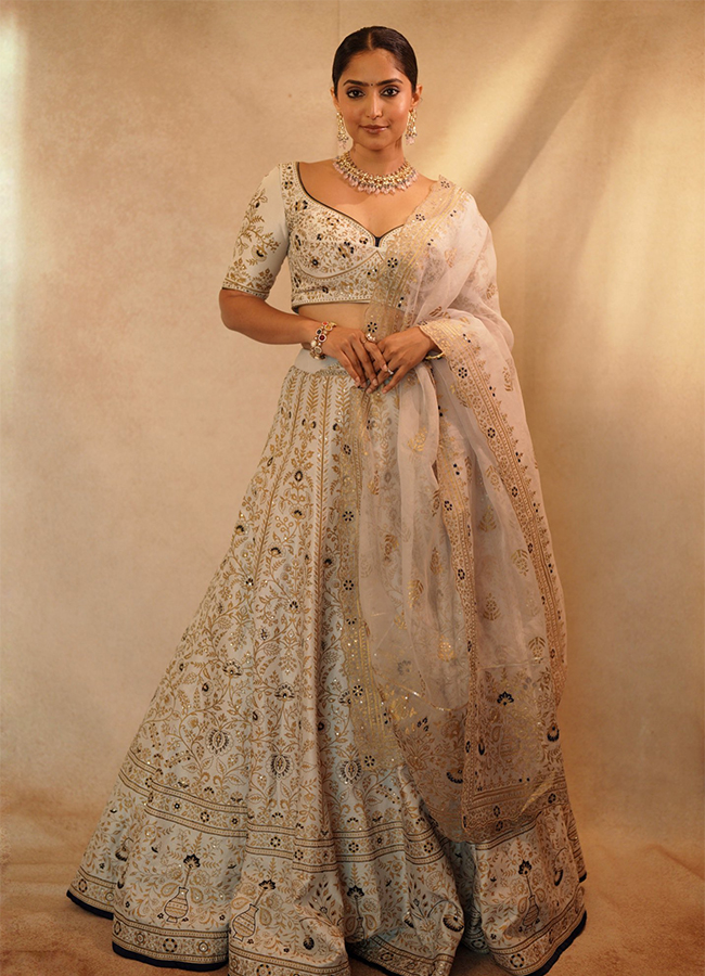 Tollywood Actress Reba Monica John HD Photos13