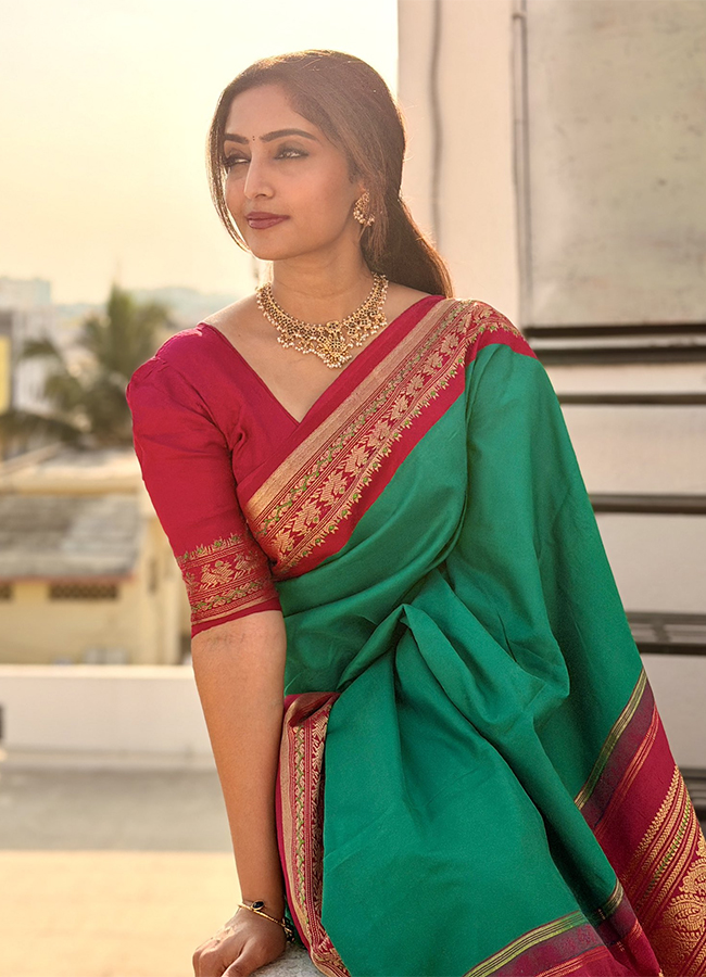 Tollywood Actress Reba Monica John HD Photos2