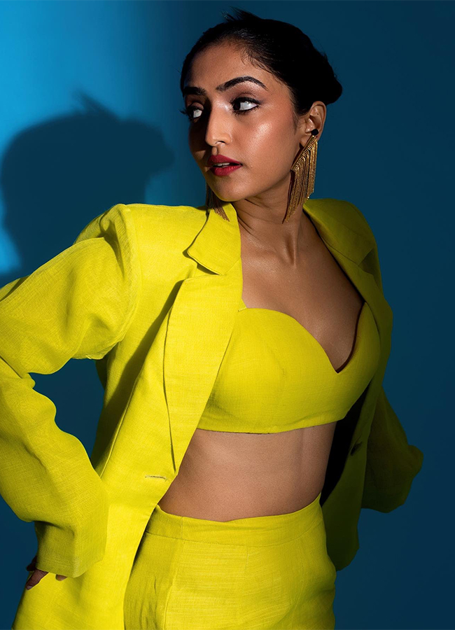 Tollywood Actress Reba Monica John HD Photos21