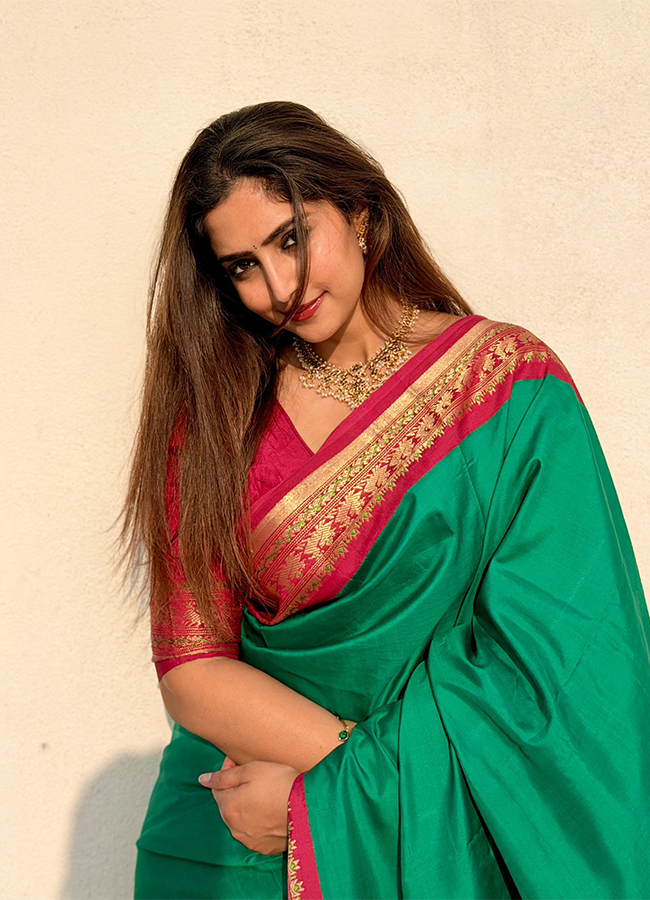 Tollywood Actress Reba Monica John HD Photos4