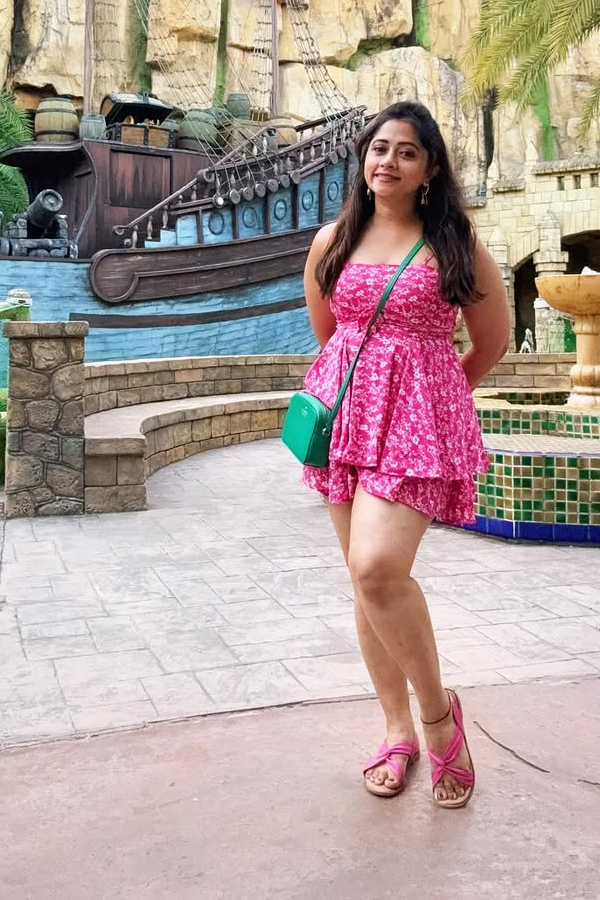 Tv Actress Lahari Enjoying At Wonder Park with family PHotos10