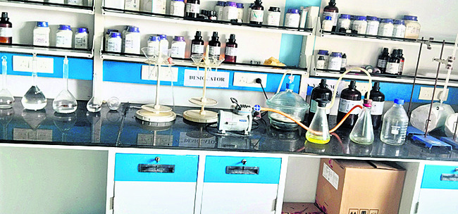 ల్యాబ్‌లను తగ్గించాలని ఆదేశాలొచ్చాయి...  
2