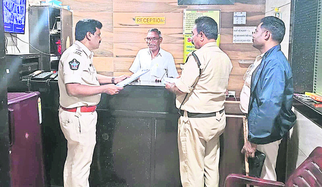 జిల్లా వ్యాప్తంగా నాకాబందీ 1