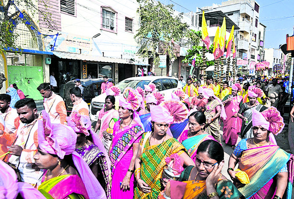 సంబరంగా రాయచూరు హబ్బ3