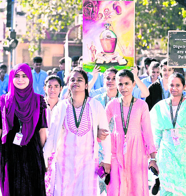 బడ్జెట్‌ కూర్పుపై సీఎం చర్చలు1