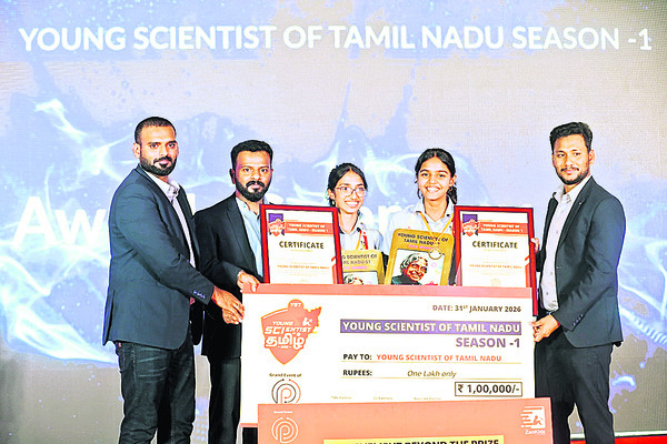 యువ శాస్త్రవేత్తలుగా పాఠశాల విద్యార్థులు 1