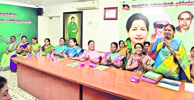 క్షేత్రస్థాయిలోకి అమ్మ సైన్యం1