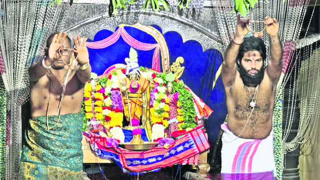 అప్పన్నకు వైభవంగా ఆర్జిత సేవలు 1