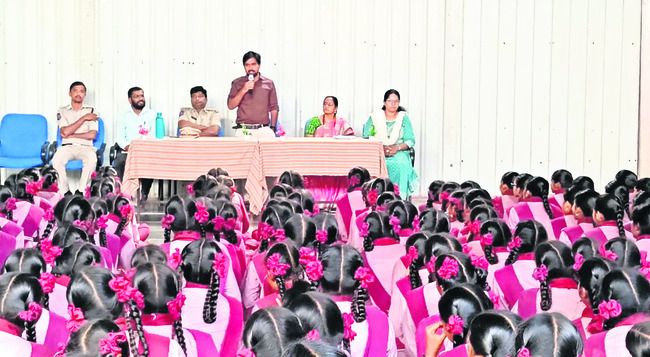 పనులు నాణ్యతగా చేపట్టాలి 
3