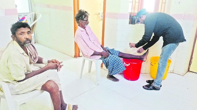 వీధి కుక్కల స్వైరవిహారం 1