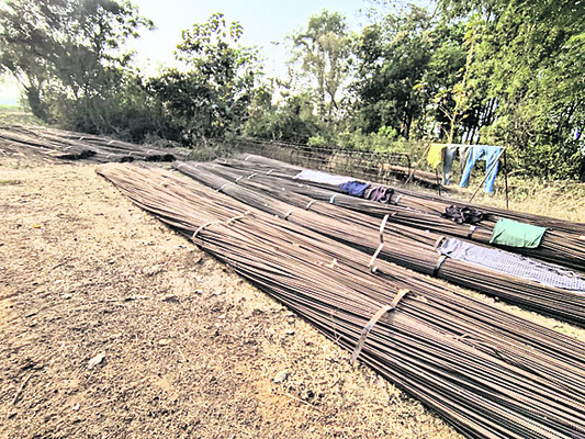 ప్రజలు ప్రశ్నిస్తేచాలు... ఇదిగో పనులు పూర్తి చేసేస్తామం4