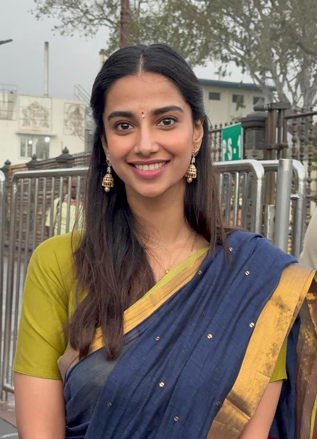 Actress Meenakshi Chaudhary Visited In Tirumala10