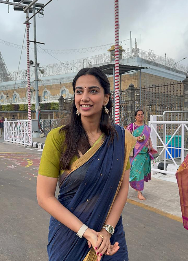 Actress Meenakshi Chaudhary Visited In Tirumala11
